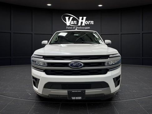 Used 2024 Ford Expedition XLT image 12