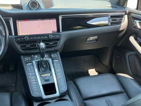 Certified 2019 Porsche Macan S AWD/4WD image 25
