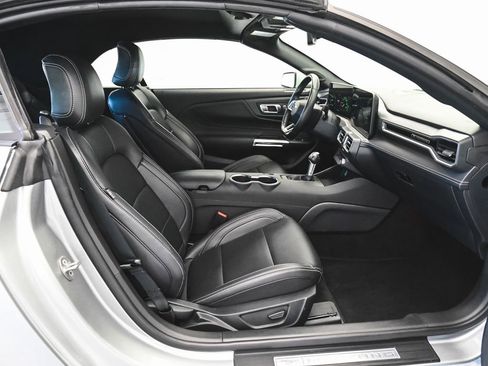 Used 2025 Ford Mustang Premium RWD image 36