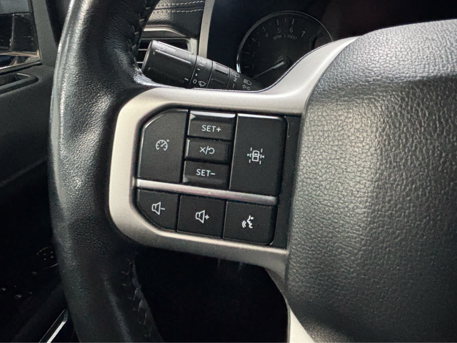 Used 2024 Ford Expedition XLT AWD/4WD image 18