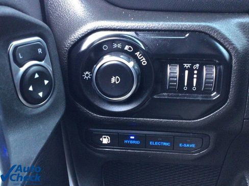 Used 2022 Jeep Wrangler Unlimited Sahara 4xe w/ Cold Weather Group image 30