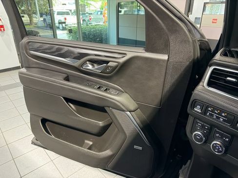 Used 2023 GMC Yukon XL Denali AWD/4WD image 27