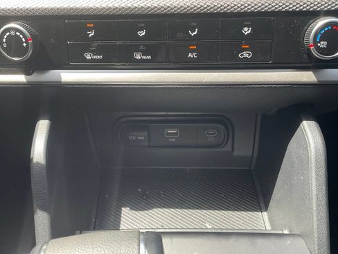 Certified 2025 Kia Sportage LX FWD image 19