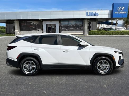 New 2025 Hyundai Tucson SE image 8