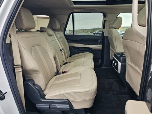 Used 2023 Ford Expedition Max Limited image 14
