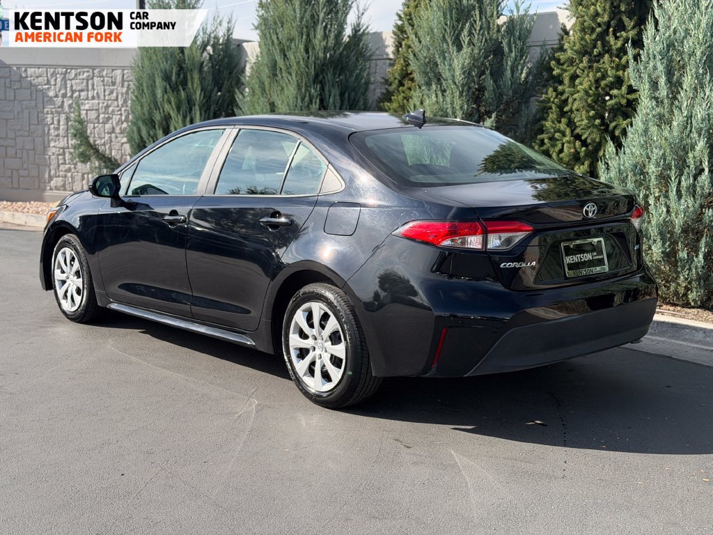 Used 2025 Toyota Corolla LE FWD image 5