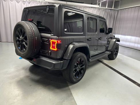 Used 2022 Jeep Wrangler Unlimited Sahara w/ Cold Weather Group image 7