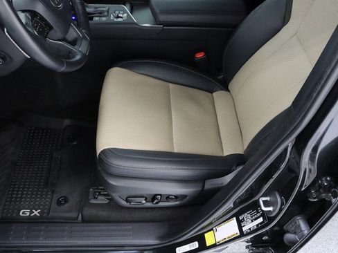 Used 2024 Lexus GX 550 image 15