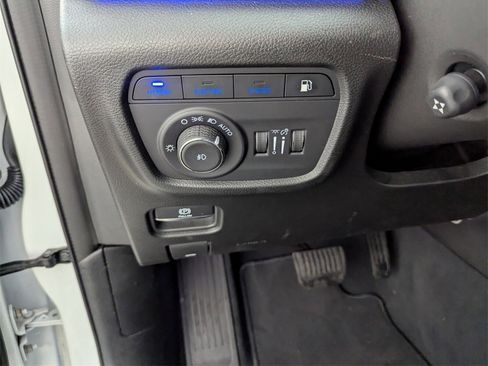 Used 2023 Jeep Grand Cherokee Overland image 27