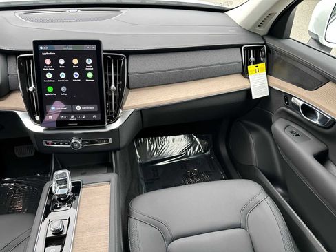 Used 2025 Volvo XC90 B5 Plus w/ Protection Package Premier AWD/4WD image 19