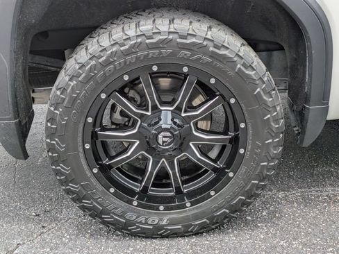 Used 2023 GMC Sierra 1500 Denali w/ Denali Reserve Package AWD/4WD image 8
