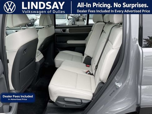 Used 2024 Hyundai Santa Fe Limited AWD/4WD image 14