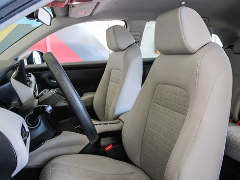 Used 2023 Honda HR-V LX image 17