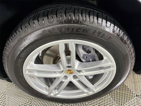 Used 2021 Porsche Macan image 13