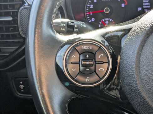 Used 2020 Kia Soul EX image 19