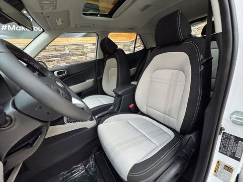 New 2026 Hyundai Venue SEL image 17