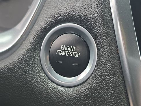 Certified 2022 Chevrolet Traverse LT image 17