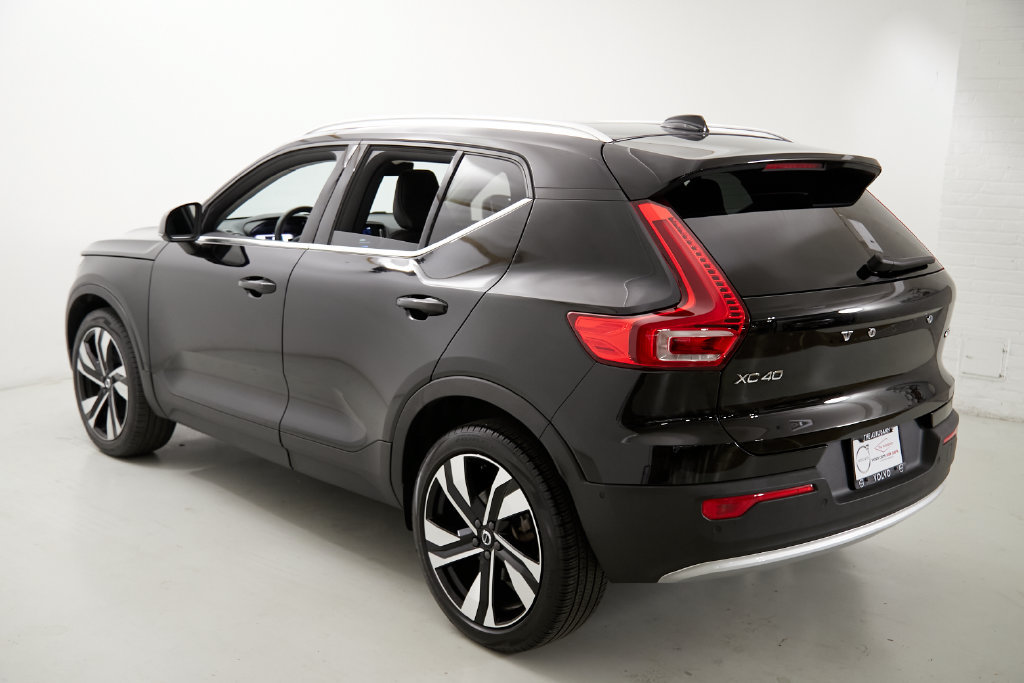 Certified 2023 Volvo XC40 B5 Ultimate w/ Protection Package Premier AWD/4WD image 7
