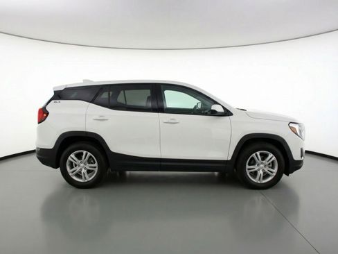 Used 2024 GMC Terrain SLE image 11