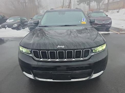 Used 2022 Jeep Grand Cherokee L Laredo w/ Luxury Tech Group I image 3