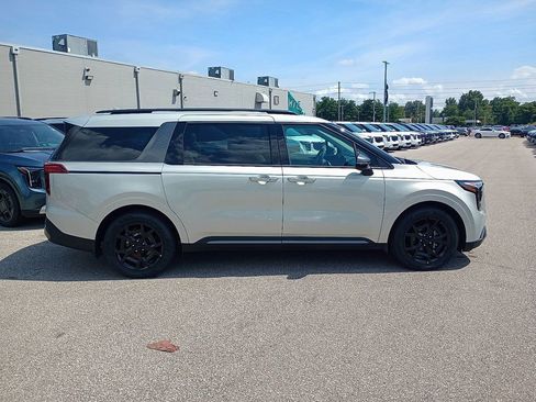 New 2026 Kia Carnival SX w/ SX Dark Edition Package image 2
