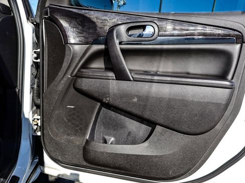 Used 2017 Buick Enclave Premium image 38