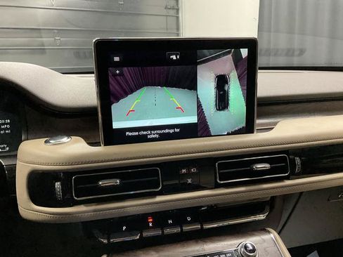 Used 2023 Lincoln Aviator Reserve w/ Equipment Group 201A AWD/4WD image 25