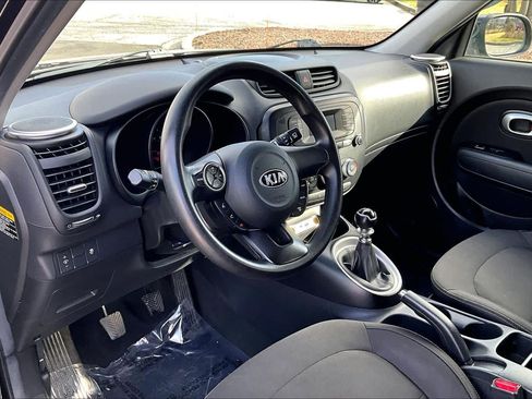 Used 2016 Kia Soul image 16