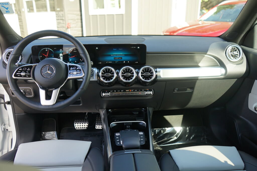 Used 2023 Mercedes-Benz GLB 250 4MATIC image 23