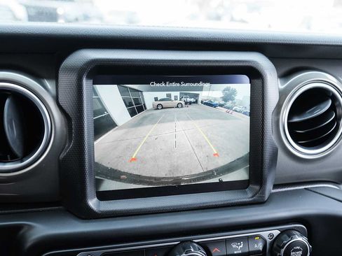 Used 2023 Jeep Wrangler Unlimited Sahara AWD/4WD image 43