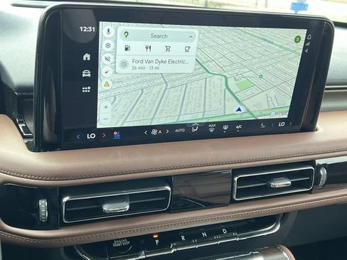 Used 2025 Lincoln Aviator Reserve w/ Equipment Group 201A AWD/4WD image 19
