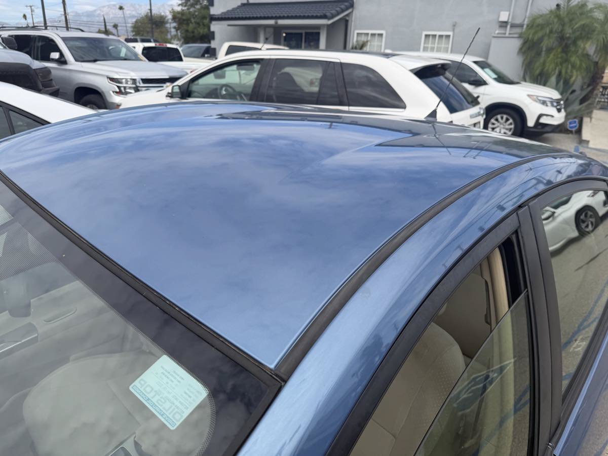 Used 2004 Toyota Prius w/ Pkg 5 FWD image 11