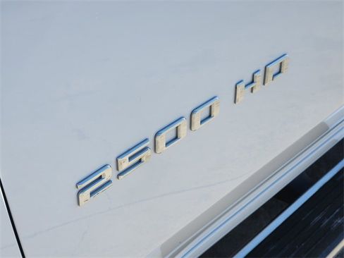 Used 2024 Chevrolet Silverado 2500 LT image 12