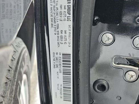 Used 2015 Dodge Challenger SRT Hellcat image 13