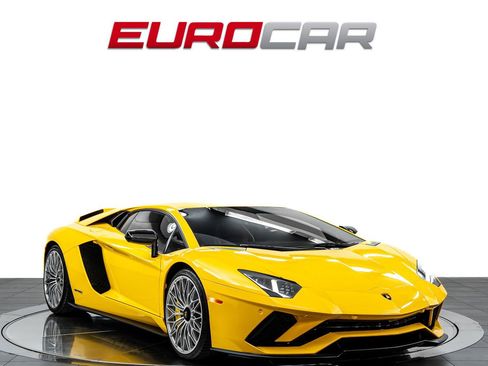 Used 2018 Lamborghini Aventador S image 7