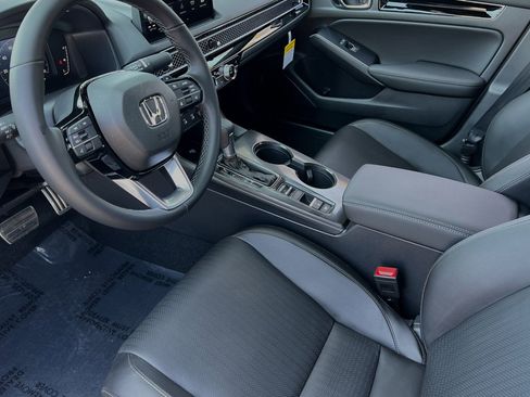 Used 2025 Honda Civic Sport image 8