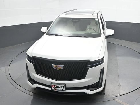 Used 2024 Cadillac Escalade ESV Sport Platinum AWD/4WD image 36