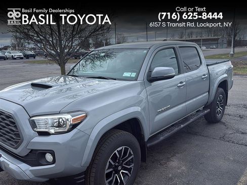 Used 2020 Toyota Tacoma TRD Sport image 1
