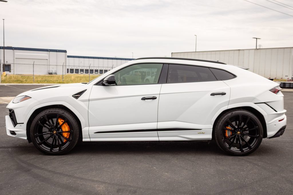 Used 2023 Lamborghini Urus S AWD/4WD image 2