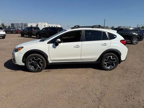 Used 2016 Subaru Crosstrek 2.0i Limited w/ Popular Package #2 AWD/4WD image 2