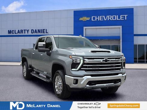 Used 2024 Chevrolet Silverado 2500 LTZ w/ LTZ Convenience Package AWD/4WD image 1