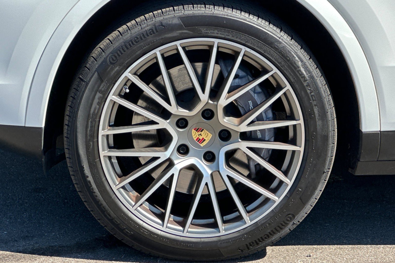 Certified 2023 Porsche Cayenne AWD/4WD image 27