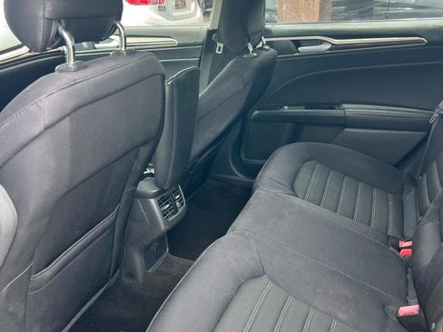 Used 2015 Ford Fusion SE w/ Equipment Group 202A FWD image 7