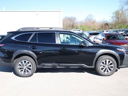 Used 2025 Subaru Outback Premium w/ Popular Package #1A image 4