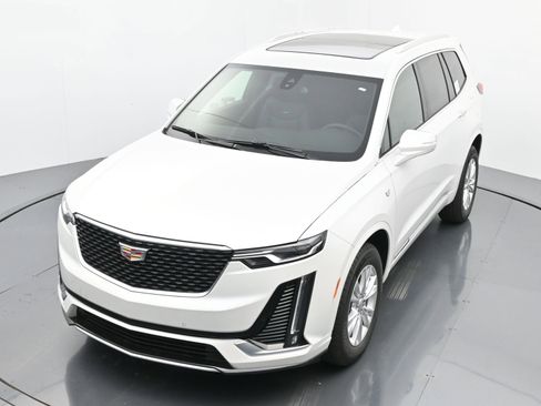 New 2025 Cadillac XT6 Luxury image 23