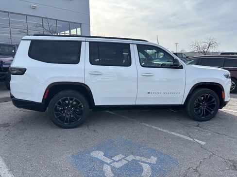 New 2026 Jeep Grand Wagoneer Summit AWD/4WD image 35