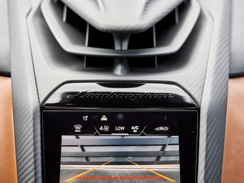 Used 2025 Lamborghini Revuelto AWD/4WD image 77