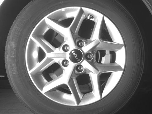 Used 2025 Kia Soul LX w/ LX Technology Package FWD image 13
