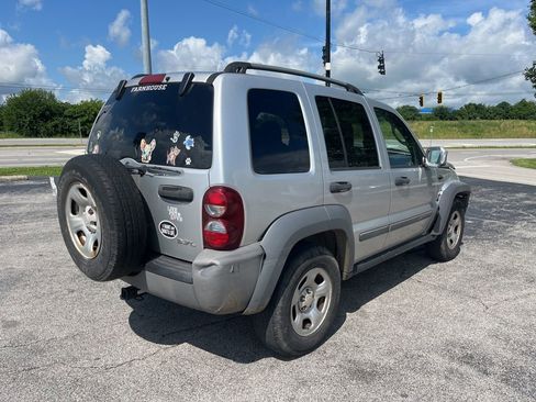 Used 2005 Jeep Liberty Sport AWD/4WD image 3