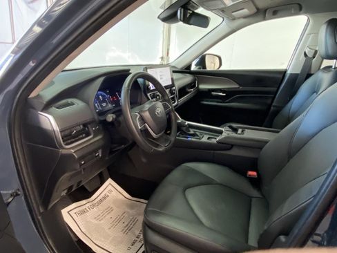 Used 2025 Toyota Grand Highlander FWD image 24